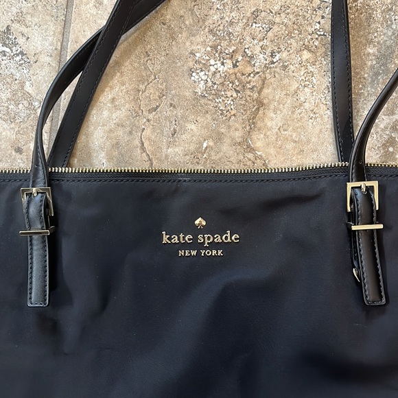 🖤 Kate Spade 🖤 Nylon Purse w/Gold details - Picture 4 of 8